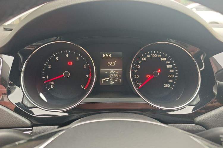 Used Volkswagen Sagitar 2017 1.6L Manual Comfort Model Instrument Cluster
