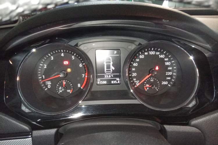 Used Volkswagen Sagitar 2017 180TSI Automatic Luxury Edition Instrument Cluster