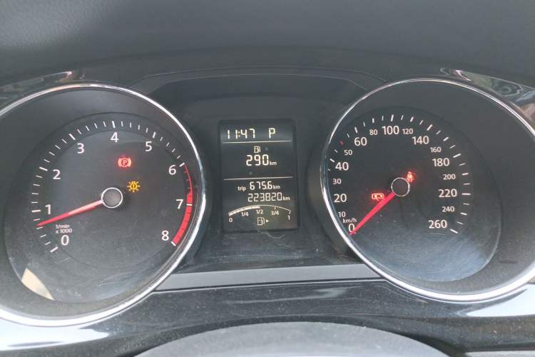 Used Volkswagen Sagitar 2017 1.6L Automatic Comfort Model Instrument Cluster