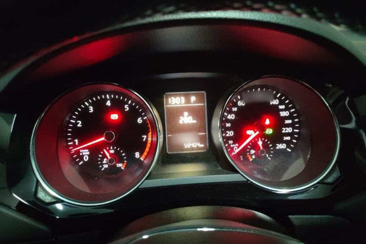 Used Volkswagen Sagitar 2017 230TSI Automatic Comfort Version Instrument Cluster