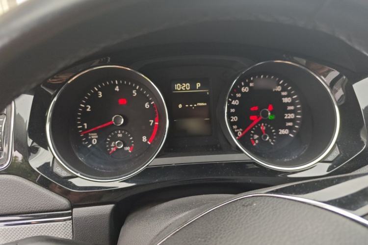 Used Volkswagen Sagitar 2017 230TSI Automatic Comfort Version Instrument Cluster