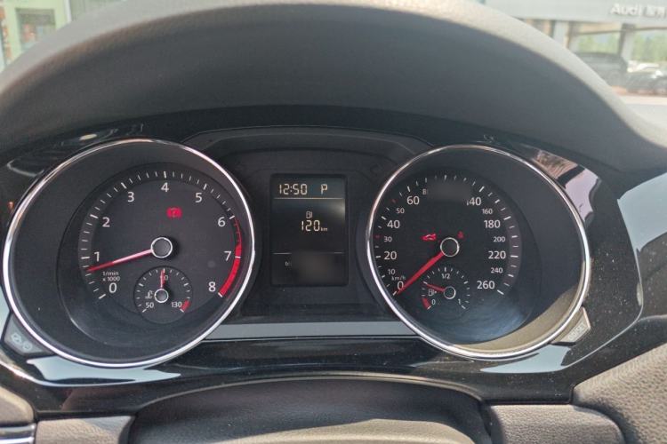Used Volkswagen Sagitar 2017 230TSI Automatic Comfort Version Instrument Cluster