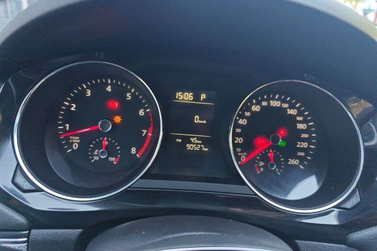 Used Volkswagen Sagitar 2017 230TSI Automatic Comfort Version Instrument Cluster
