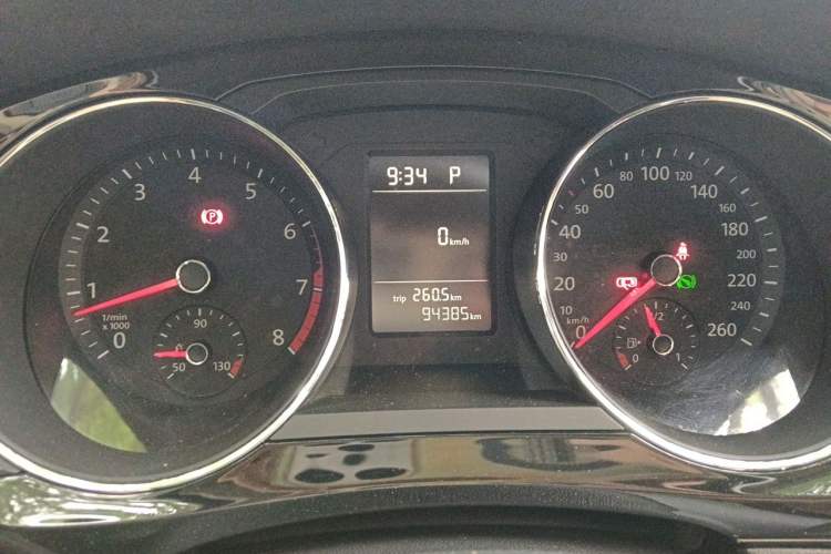 Used Volkswagen Sagitar 2017 230TSI Automatic Comfort Version Instrument Cluster