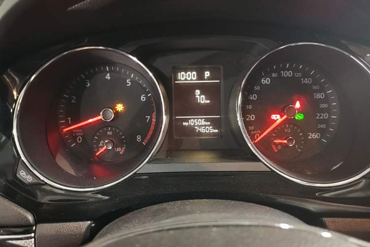 Used Volkswagen Sagitar 2017 230TSI Automatic Comfort Version Instrument Cluster
