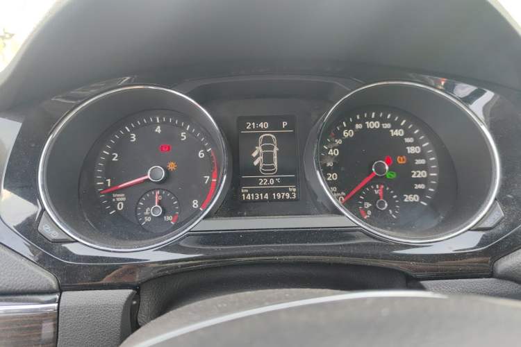 Used Volkswagen Sagitar 2017 230TSI Automatic Luxury Edition Instrument Cluster