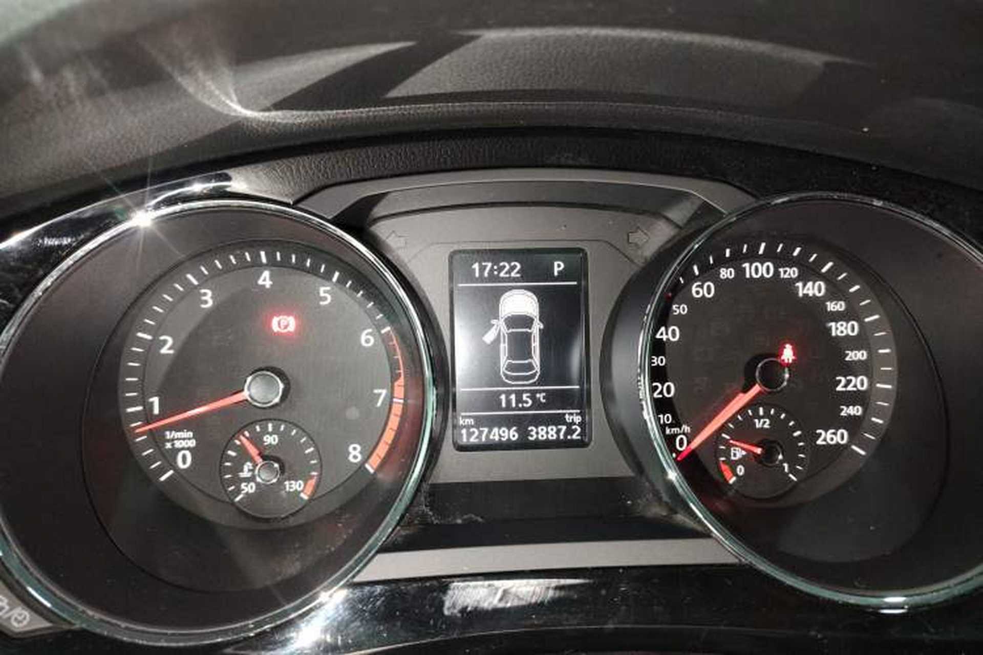 Used Volkswagen Sagitar 2017 180TSI Automatic Luxury Edition Instrument Cluster