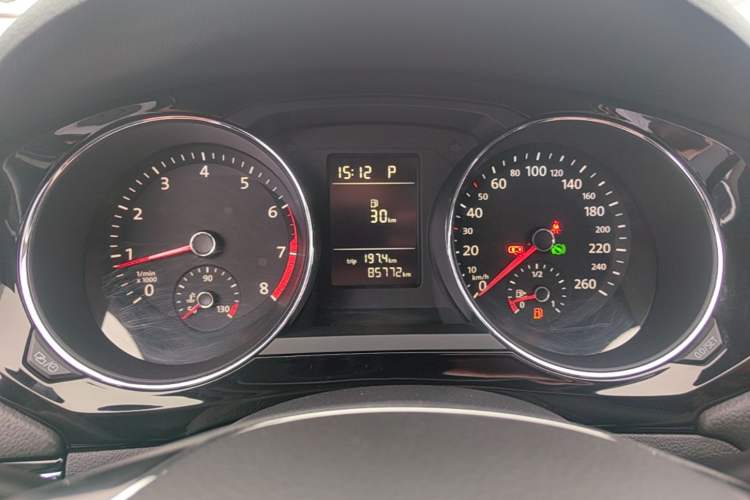 Used Volkswagen Sagitar 2017 230TSI Automatic Comfort Version Instrument Cluster