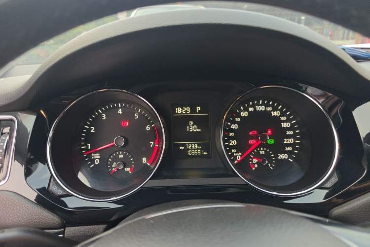 Used Volkswagen Sagitar 2017 230TSI Automatic Comfort Version Instrument Cluster