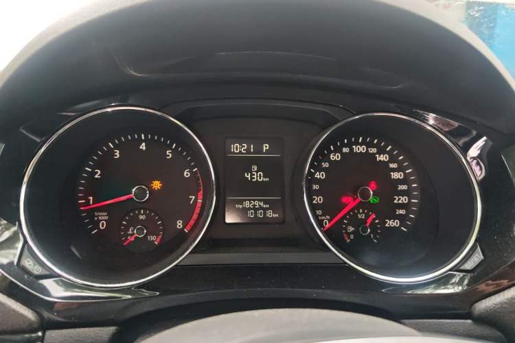 Used Volkswagen Sagitar 2017 230TSI Automatic Comfort Version Instrument Cluster