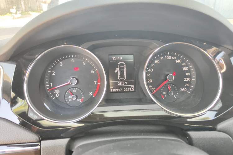 Used Volkswagen Sagitar 2017 230TSI Manual Luxury Model Instrument Cluster