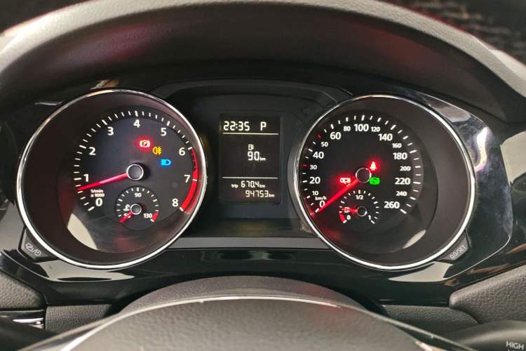 Used Volkswagen Sagitar 2017 230TSI Automatic Comfort Version Instrument Cluster