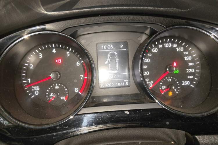 Used Volkswagen Sagitar 2017 180TSI Automatic Leading Model Instrument Cluster