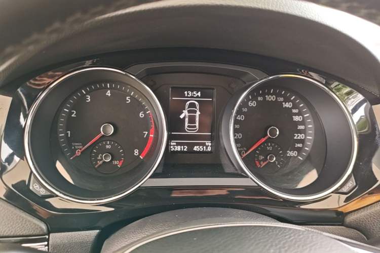 Used Volkswagen Sagitar 2017 180TSI Automatic Luxury Edition Instrument Cluster