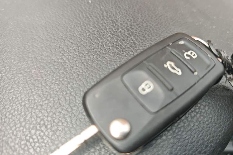 Used Volkswagen Sagitar 2017 1.6L Automatic Comfort Model Interior 1