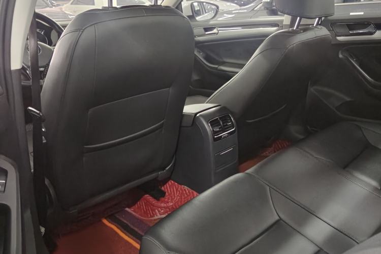 Used Volkswagen Sagitar 2017 1.6L Automatic Comfort Model Interior 1