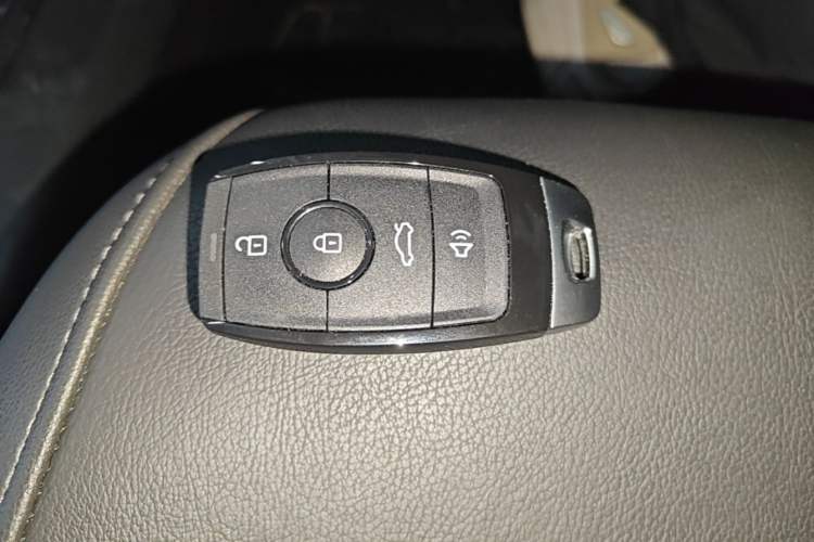 Used Volkswagen Sagitar 2017 1.6L Automatic Comfort Model Interior 1