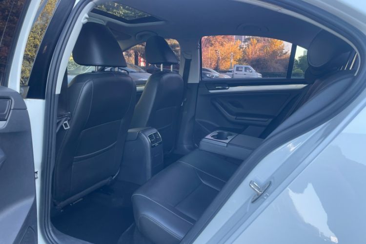 Used Volkswagen Sagitar 2017 180TSI Automatic Luxury Edition Interior 2