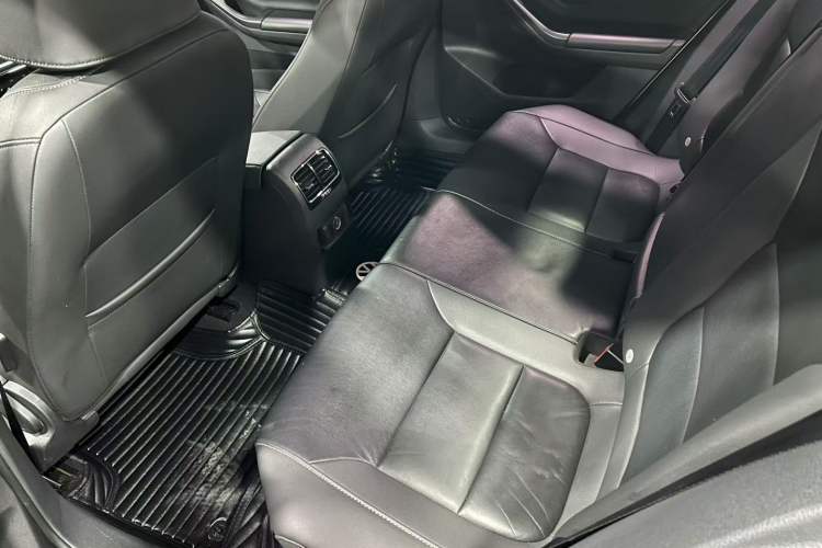 Used Volkswagen Sagitar 2017 230TSI Automatic Comfort Version Interior 2