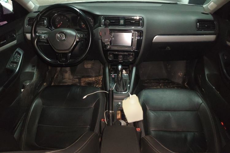 Used Volkswagen Sagitar 2017 1.6L Automatic Comfort Model Interior 2