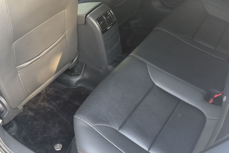 Used Volkswagen Sagitar 2017 230TSI Automatic Comfort Version Interior 2