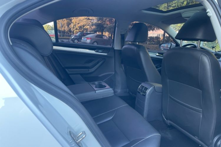 Used Volkswagen Sagitar 2017 180TSI Automatic Luxury Edition Interior 3