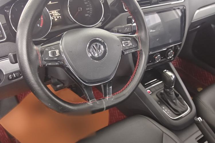 Used Volkswagen Sagitar 2017 1.6L Automatic Comfort Model Interior 3