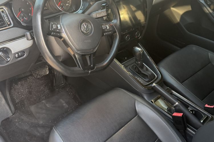 Used Volkswagen Sagitar 2017 230TSI Automatic Comfort Version Interior 3