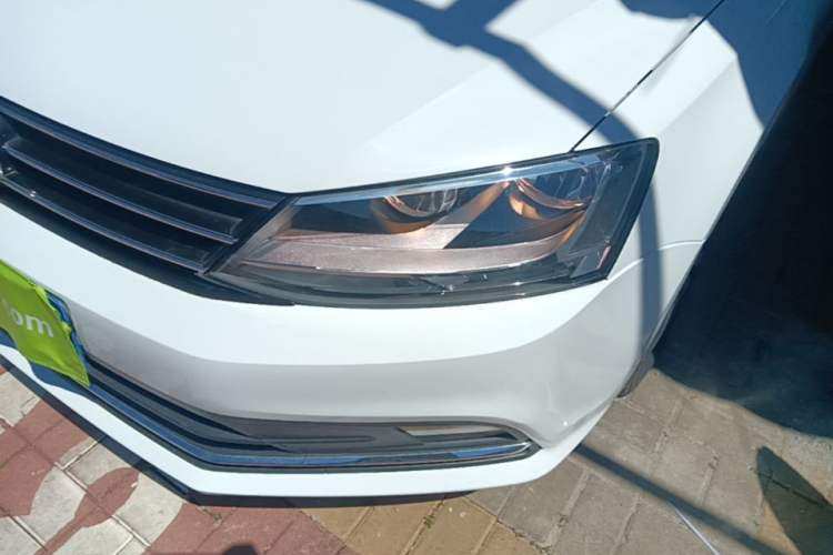 Used Volkswagen Sagitar 2017 230TSI Automatic Comfort Version Left Front Headlight