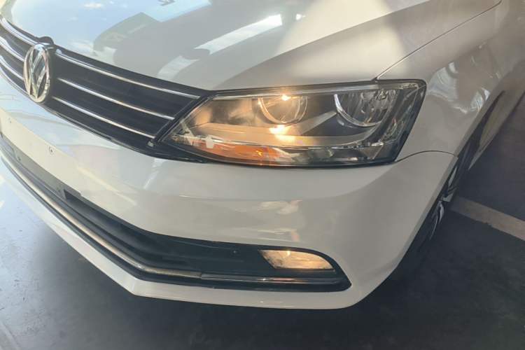 Used Volkswagen Sagitar 2017 1.6L Automatic Comfort Model Left Front Headlight