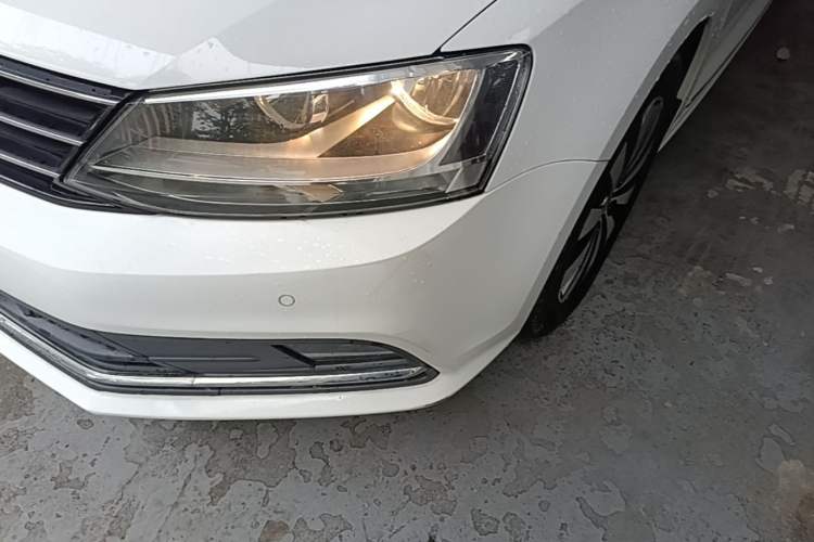 Used Volkswagen Sagitar 2017 180TSI Automatic Luxury Edition Left Front Headlight