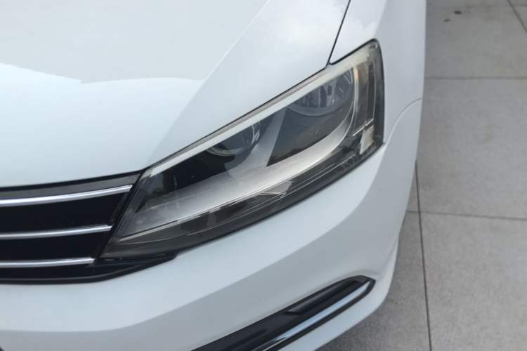 Used Volkswagen Sagitar 2017 1.6L Automatic Comfort Model Left Front Headlight