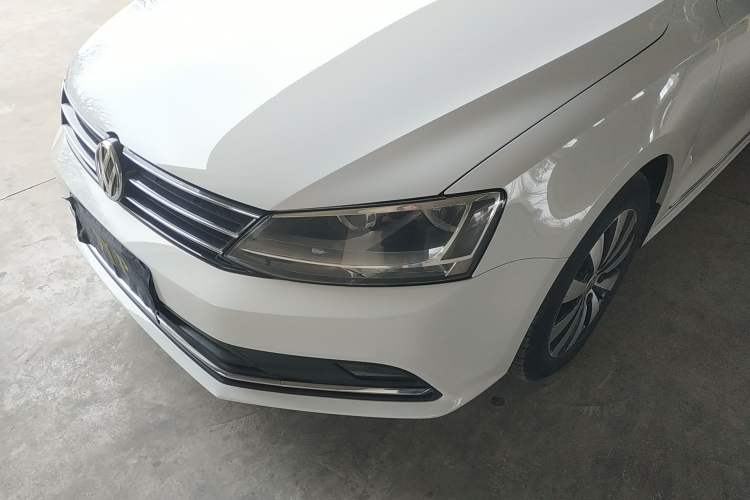 Used Volkswagen Sagitar 2017 230TSI Automatic Comfort Version Left Front Headlight
