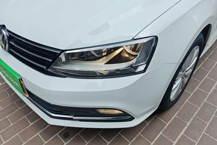 Used Volkswagen Sagitar 2017 1.6L Manual Comfort Model Left Front Headlight
