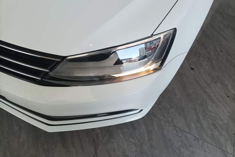 Used Volkswagen Sagitar 2017 1.6L Automatic Fashion Model Left Front Headlight