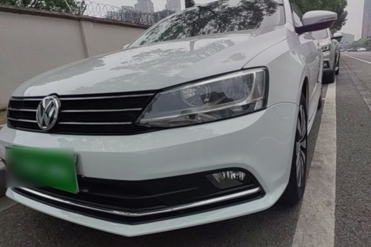 Used Volkswagen Sagitar 2017 230TSI Automatic Comfort Version Left Front Headlight