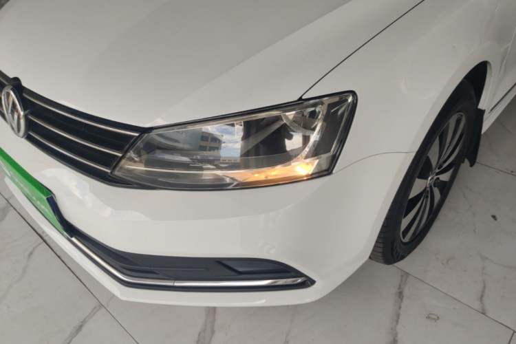 Used Volkswagen Sagitar 2017 230TSI Automatic Comfort Version Left Front Headlight