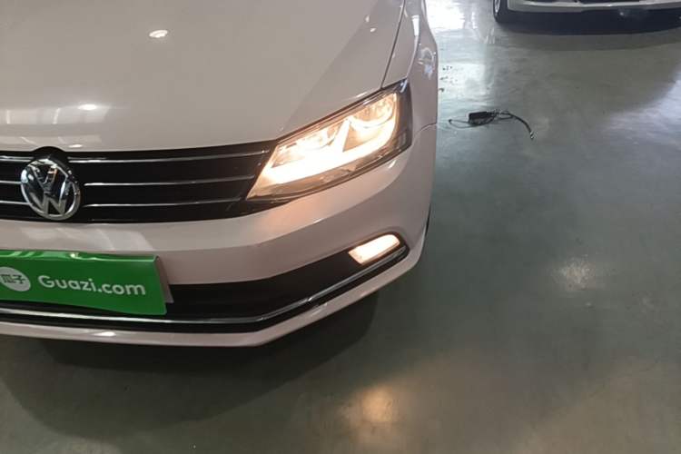 Used Volkswagen Sagitar 2017 1.6L Automatic Comfort Model Left Front Headlight