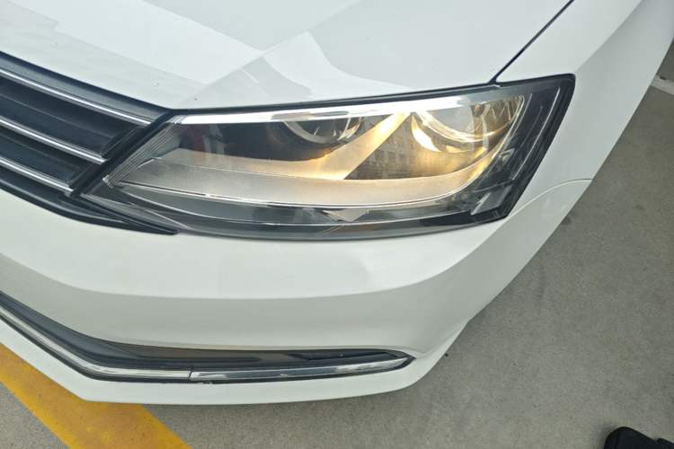 Used Volkswagen Sagitar 2017 1.6L Automatic Comfort Model Left Front Headlight