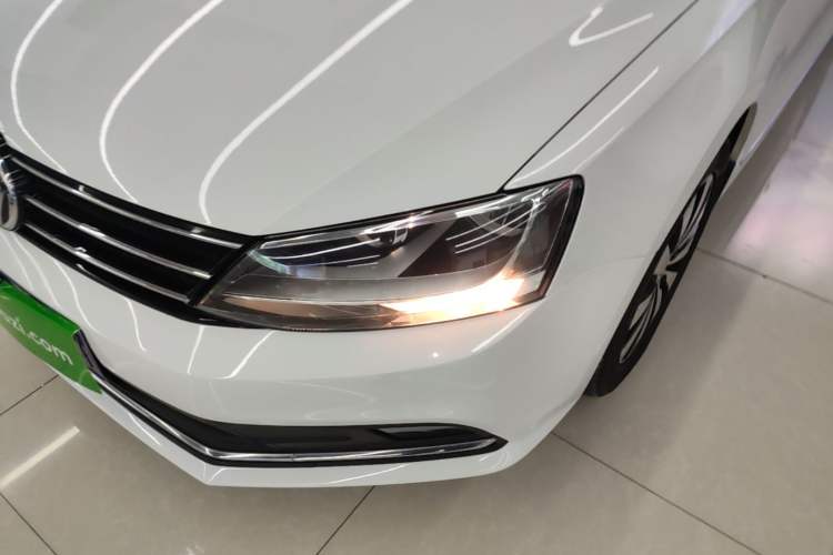 Used Volkswagen Sagitar 2017 1.6L Automatic Comfort Model Left Front Headlight