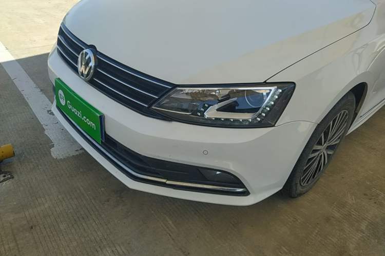 Used Volkswagen Sagitar 2017 230TSI Automatic Luxury Edition Left Front Headlight