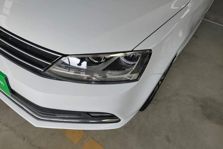 Used Volkswagen Sagitar 2017 1.6L Automatic Comfort Model Left Front Headlight