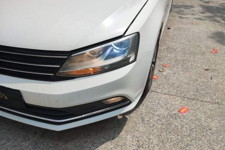Used Volkswagen Sagitar 2017 230TSI Automatic Comfort Version Left Front Headlight