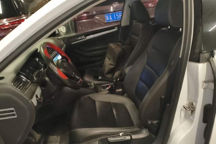 Used Volkswagen Sagitar 2017 230TSI Automatic Comfort Version Left Front Seat
