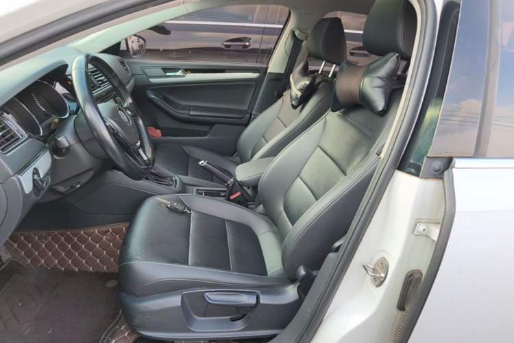 Used Volkswagen Sagitar 2017 1.6L Automatic Comfort Model Left Front Seat