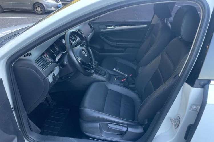 Used Volkswagen Sagitar 2017 180TSI Automatic Luxury Edition Left Front Seat