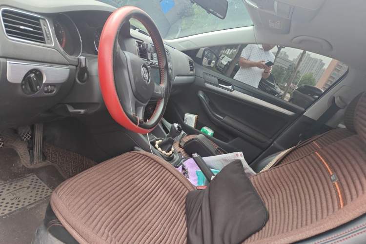 Used Volkswagen Sagitar 2017 1.6L Manual Fashion Model Left Front Seat