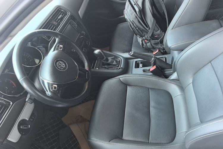 Used Volkswagen Sagitar 2017 230TSI Automatic Comfort Version Left Front Seat