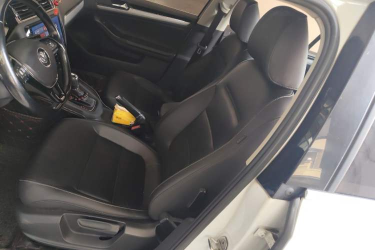 Used Volkswagen Sagitar 2017 230TSI Automatic Comfort Version Left Front Seat