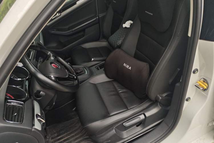 Used Volkswagen Sagitar 2017 230TSI Automatic Comfort Version Left Front Seat